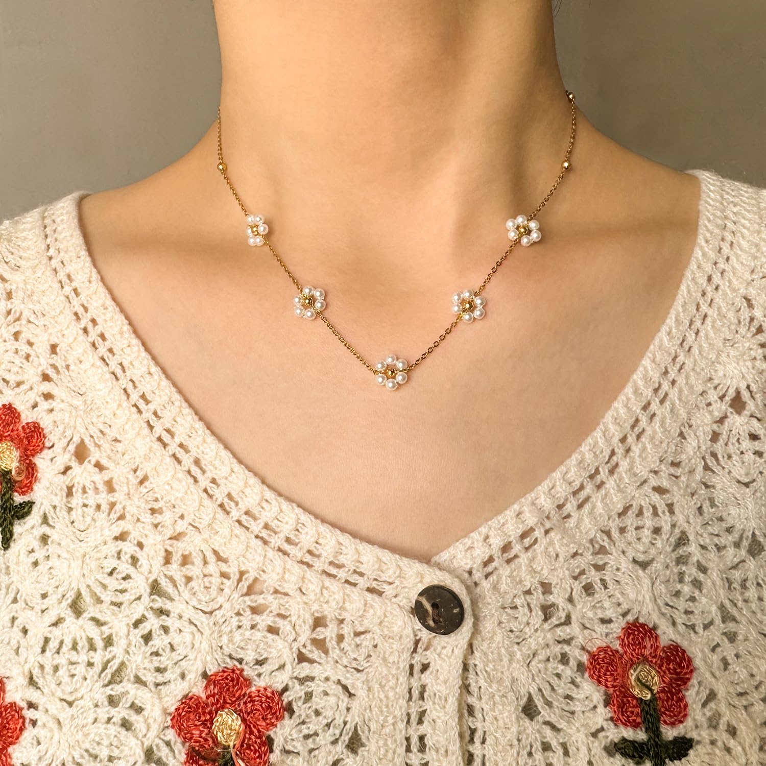 Daisy Flower Pearl Necklace, Dainty Gold Plated Pearl Choker Necklace for Women Trendy Necklaces as Summer Jewelry Bride Necklace Wedding Jewelry Gifts - Image 3