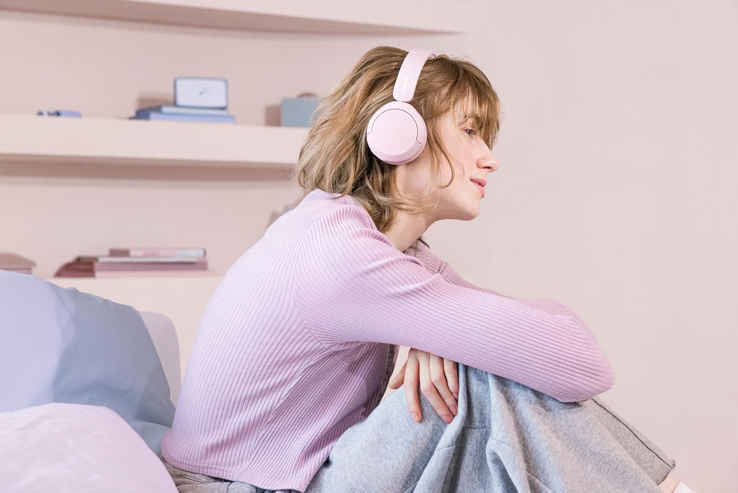 Sony WH-CH520 Wireless Headphones Bluetooth On-Ear Headset with Microphone and up to 50 Hours Battery Life with Quick Charging, Pink - Image 2